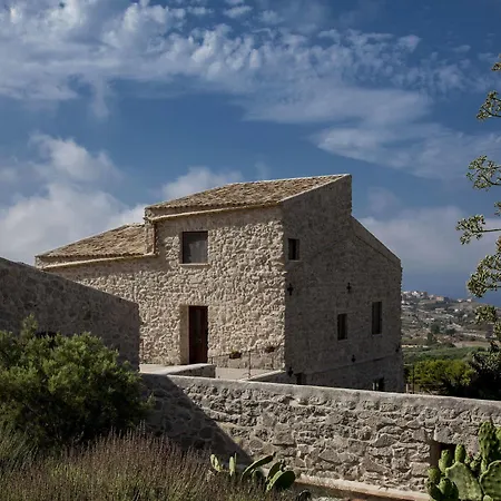 אתר נופש Masseria Agnello ריאלמונטה