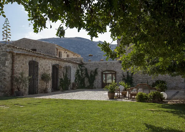 Masseria Agnello Resort 3*